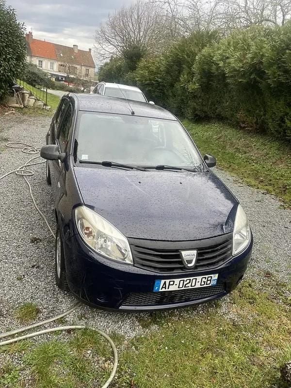 Occasion Dacia Sandero Lauréate 75 ch (55 kW) 2010 Berline