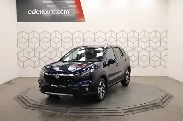 Bleu fonce Nouvelle 2025 Suzuki SX4 S-Cross | 28 490 € (Prix juste) - Image 1/4