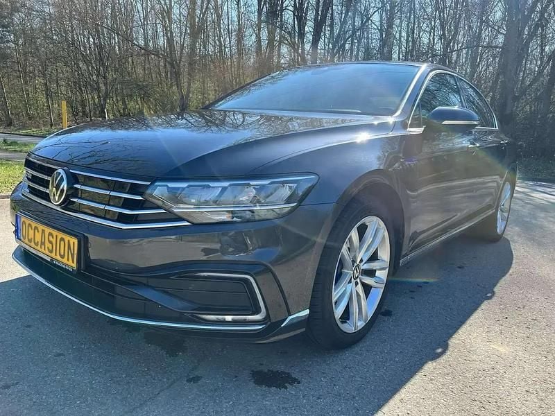 Noir Utilisé 2020 VW Passat GTE Berline | 16 990 € (Prix assez cher) - Image 1/4