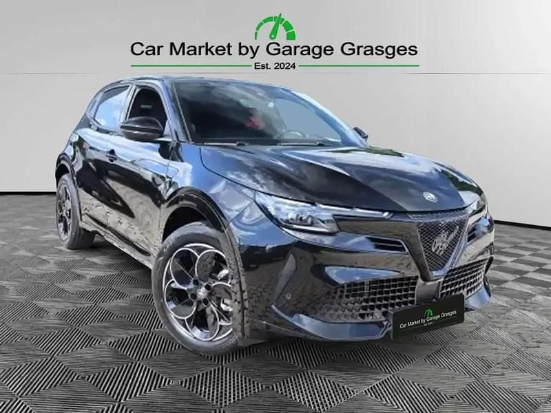 Noir Nouvelle 2025 Alfa Romeo GT Junior Edizione Speciale Berline | 35 990 € (Prix assez cher) - Image 1/4