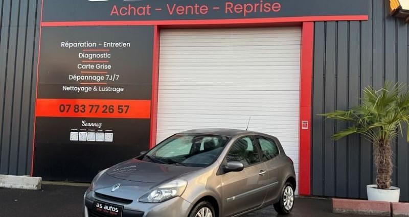 Gris Occasion 2011 Renault Clio III Citadine | 3 890 € (Prix juste) - Image 1/4