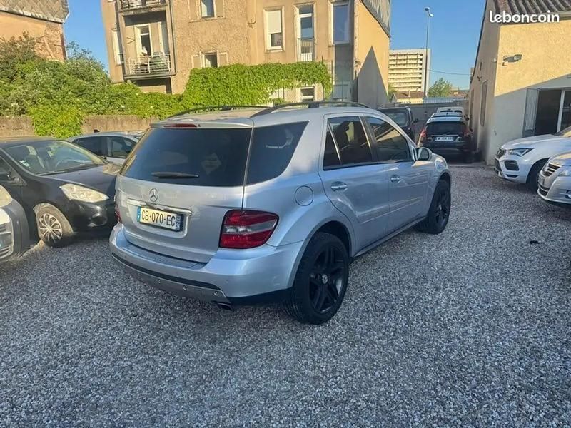 Gris Utilisé 2007 Mercedes ML350 SUV | 8 490 € - Image 1/4