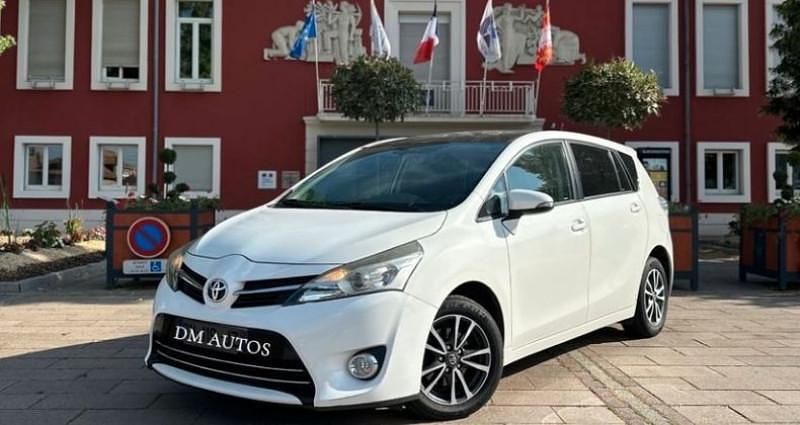 Blanc Utilisé 2015 Toyota Verso Monospace | 8 990 € (Prix juste) - Image 1/4