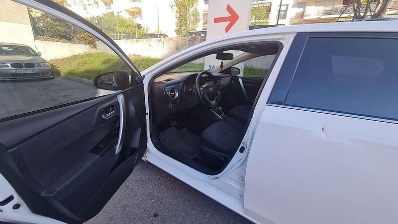 Occasion Toyota Auris 99 ch (72 kW) 2013 Berline