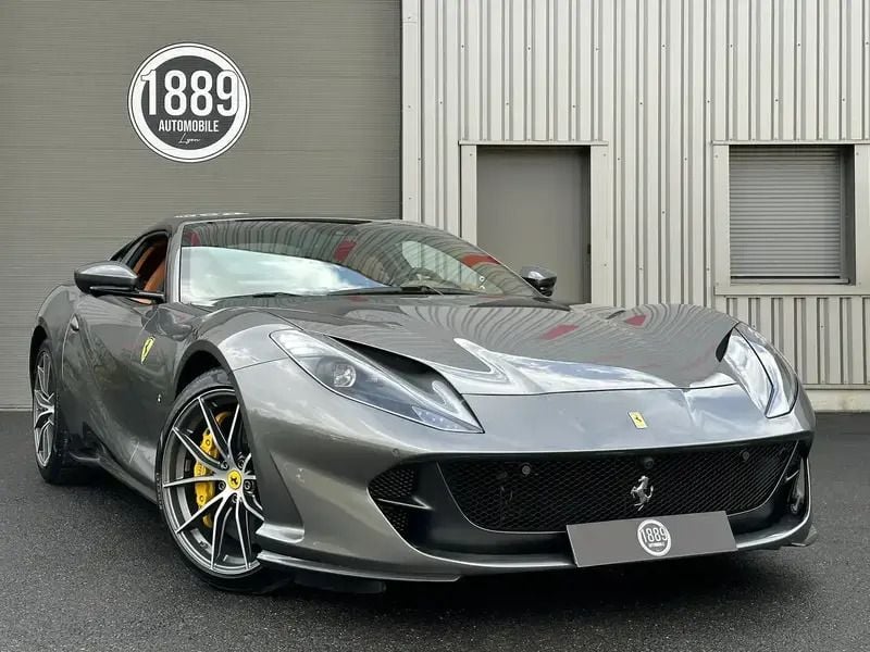 Gris Utilisé 2020 Ferrari 812 Coupé | 389 990 € (Prix juste) - Image 1/4