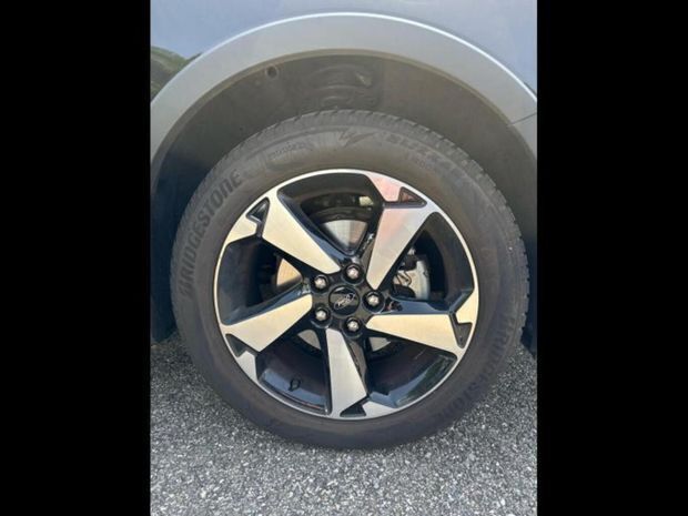 Image 3/4