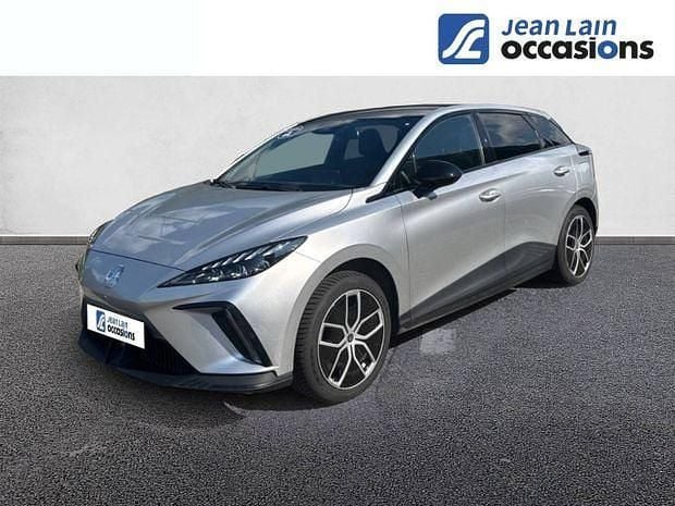 Gris Utilisé 2024 MG MG4 EV Luxury Citadine | 26 990 € (Prix juste) - Image 1/4