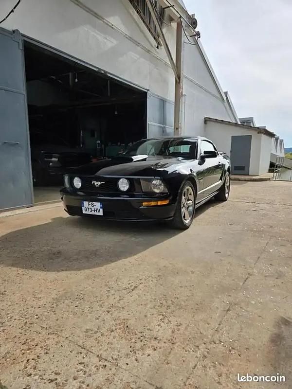 Noir Utilisé 2007 Ford Mustang GT Cabriolet | 24 990 € - Image 1/4