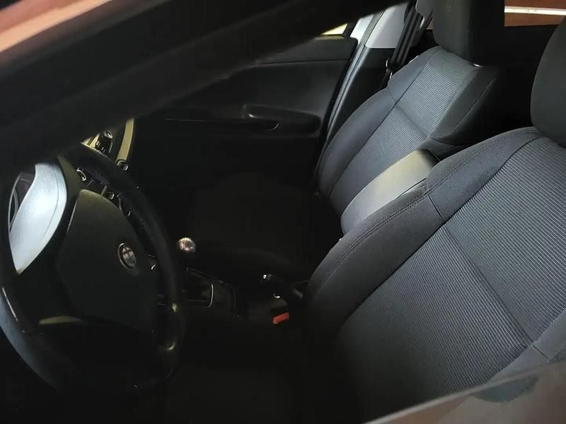 Occasion Alfa Romeo Giulietta 105 ch (77 kW) 2013 Argent Berline