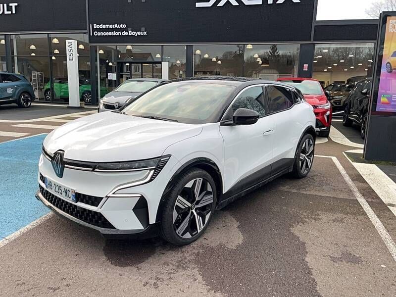 Blanc Utilisé 2025 Renault Mégane Iconic Berline | 39 590 € (Prix cher) - Image 1/1