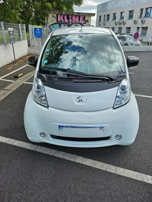 Blanc Utilisé 2019 Peugeot iON Active Citadine | 8 500 € (Prix cher) - Image 1/4