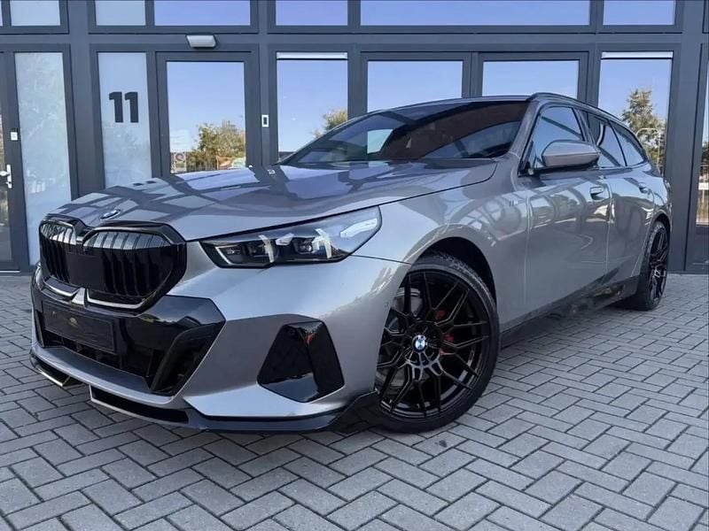 Gris Utilisé 2024 BMW 520 Comfort Edition Break | 52 490 € (Prix juste) - Image 1/4