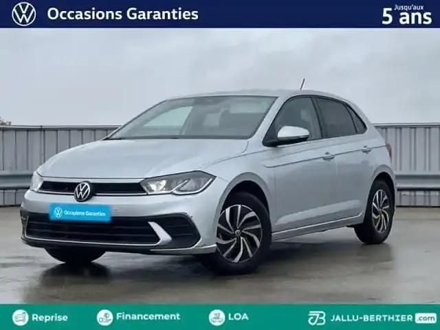 Reflet d'argent métallisé Utilisé 2025 VW Polo Edition Berline | 21 789 € (Prix juste) - Image 1/4
