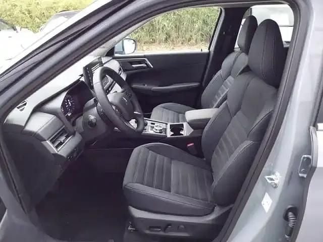 Nouvelle Mitsubishi Outlander 2025 Moonstone grey SUV