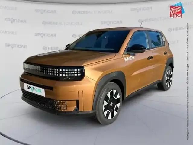 Bronze luna métallisé Occasion 2025 Fiat Grande Panda Citadine | 21 499 € (Prix juste) - Image 1/4