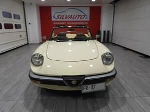 Occasion Alfa Romeo Spider 103 ch (75 kW) 1970 Beige Cabriolet