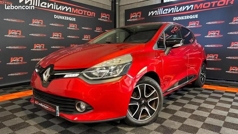 Rouge Utilisé 2015 Renault Clio IV LIMITED Citadine | 8 490 € (Prix juste) - Image 1/4