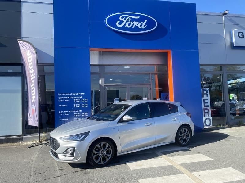 Gris lunaire mã©tallisã© Utilisé 2024 Ford Focus ST-Line X Berline | 21 499 € (Bon prix) - Image 1/4