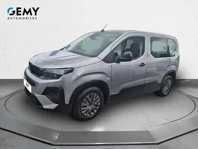 P. m. gris artense Utilisé 2025 Peugeot e-Rifter Monospace | 36 050 € - Image 1/4