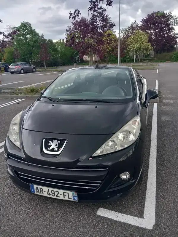 Utilisé 2010 Peugeot 207 CC Roland Garros Cabriolet | 3 100 € (Bon prix) - Image 1/4