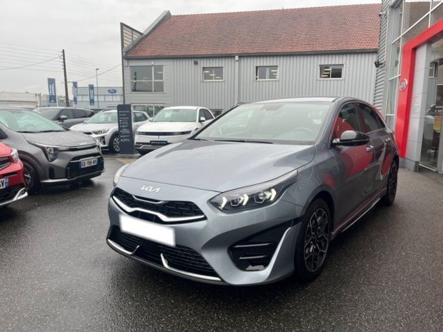 Gris Utilisé 2023 Kia Ceed GT GT-Line | 29 990 € (Prix assez cher) - Image 1/4