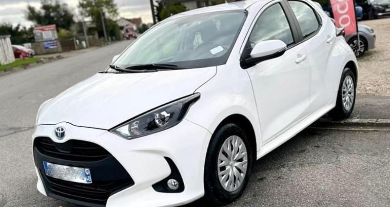 Blanc Utilisé 2023 Toyota Yaris Hybrid Citadine | 17 990 € (Super prix) - Image 1/4