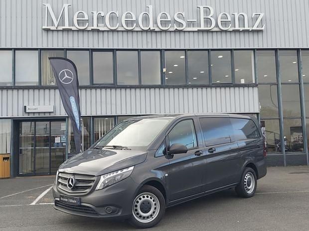 Gris Utilisé 2023 Mercedes Vito Monospace | 39 480 € (Prix juste) - Image 1/4
