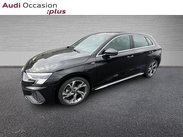Noir mythe métallisé Occasion 2023 Audi A3 Sportback e-tron S-Line Citadine | 30 490 € (Prix juste) - Image 1/4