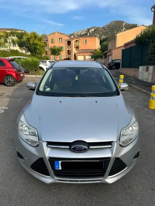 Gris Utilisé 2013 Ford Focus Trend Break | 3 800 € (Prix juste) - Image 1/4