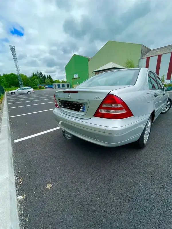 Image 2/4