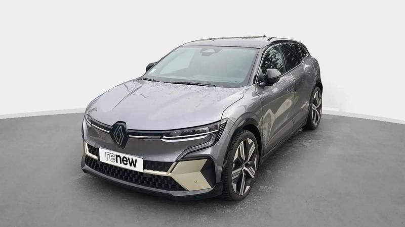 Gris Utilisé 2024 Renault Mégane Iconic SUV | 35 490 € (Prix cher) - Image 1/4