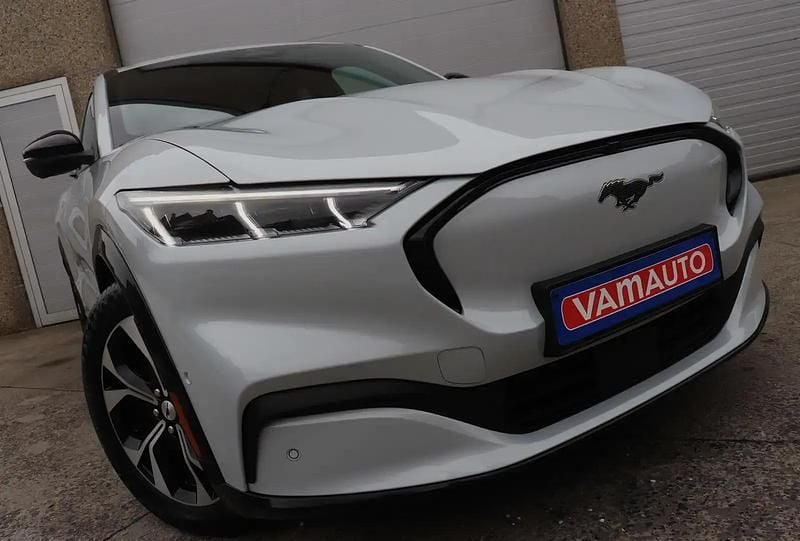 Blanc Utilisé 2024 Ford Mustang Mach-E Premium SUV | 38 950 € (Super prix) - Image 1/4