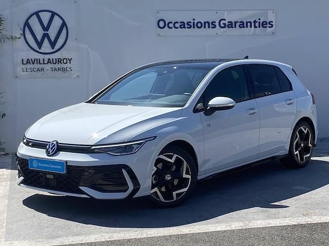 Blanc Occasion 2024 VW Golf VIII R-line Berline | 37 990 € (Prix assez cher) - Image 1/4