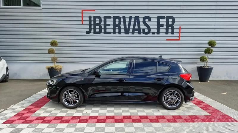 Noir Utilisé 2020 Ford Focus ST-Line Berline | 15 499 € (Prix juste) - Image 1/4