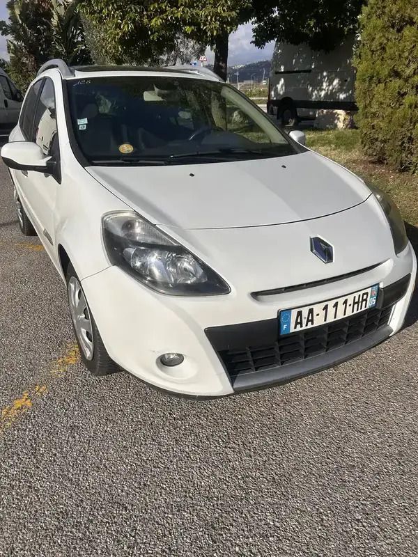 Utilisé 2009 Renault Clio GrandTour Break | 4 900 € - Image 1/4