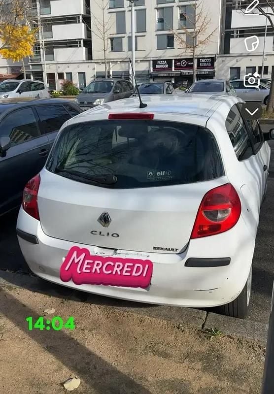 Utilisé 2006 Renault Clio II Authentique Berline | 2 100 € (Prix assez cher) - Image 1/4