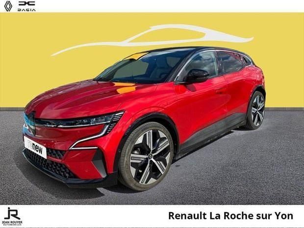 Rouge Utilisé 2022 Renault Mégane Iconic Berline | 21 890 € (Bon prix) - Image 1/4