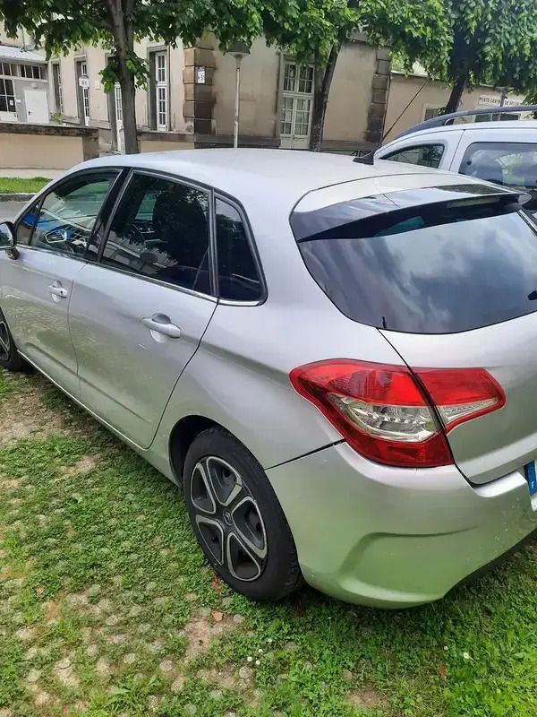 Gris Utilisé 2011 Citroën C4 Comfort Berline | 3 800 € - Image 1/4
