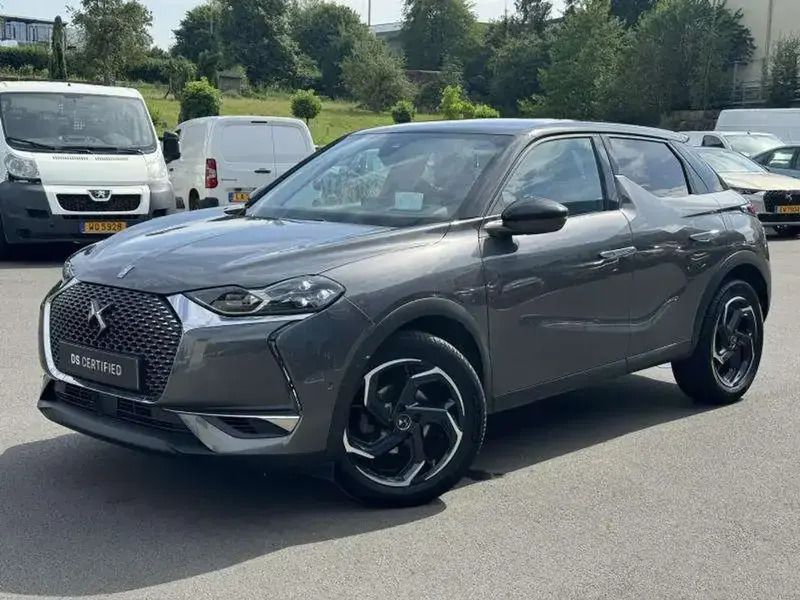 Gris Utilisé 2022 DS Automobiles DS3 Crossback Rivoli SUV | 36 103 € - Image 1/4