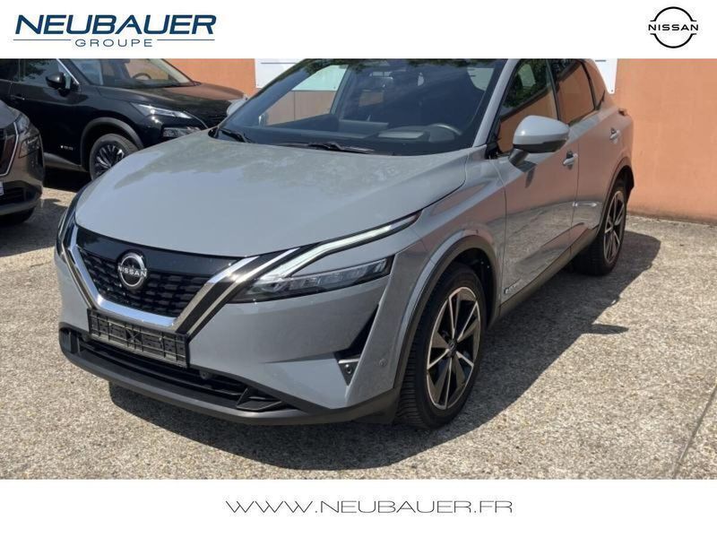 Gris argile (spéciale) Utilisé 2023 Nissan Qashqai Tekna SUV | 29 890 € (Prix juste) - Image 1/4