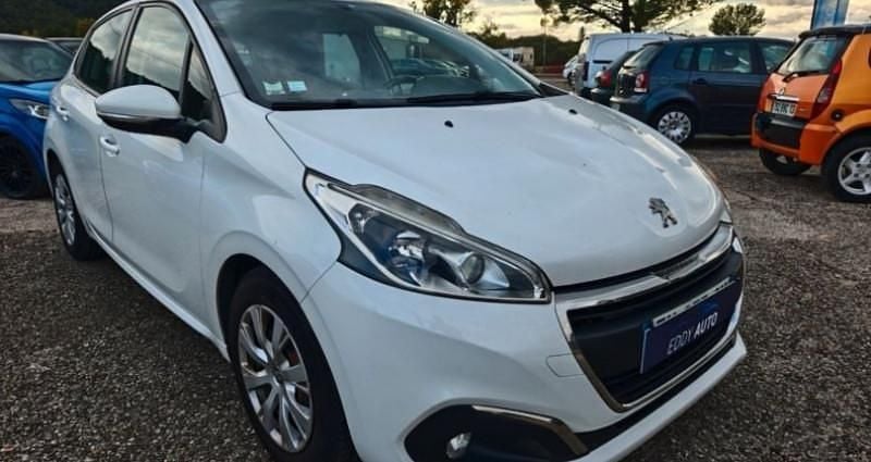 Blanc Utilisé 2017 Peugeot 208 Citadine | 3 490 € - Image 1/4