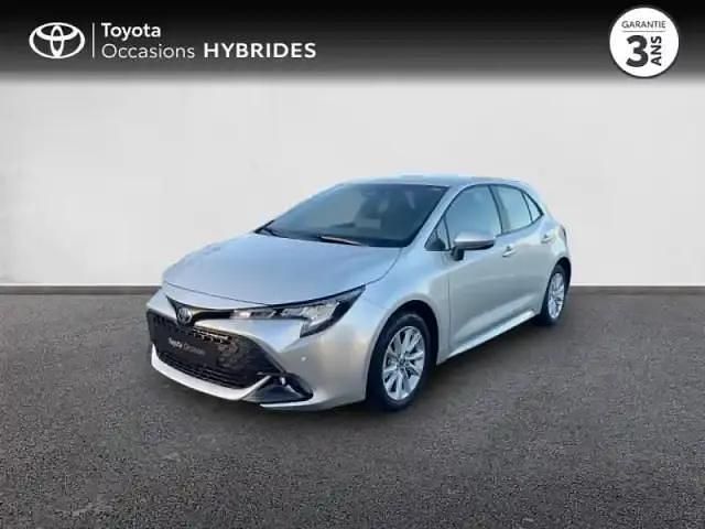 Gris argent métallisé Occasion 2024 Toyota Corolla Business Edition Berline | 27 480 € (Prix juste) - Image 1/4