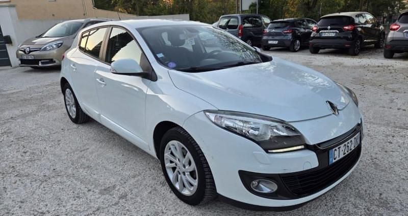 Blanc Utilisé 2013 Renault Mégane III Expression Berline | 5 490 € (Bon prix) - Image 1/4