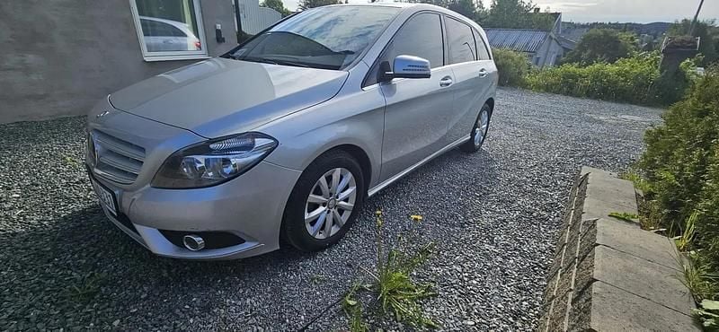 Occasion 2014 Mercedes B180 Monospace | 10 900 € (Super prix) - Image 1/4