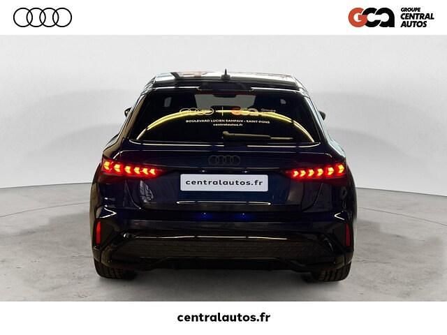 Occasion Audi A3 S-Line 150 ch (110 kW) 2025 Bleu navarre métallisé Berline