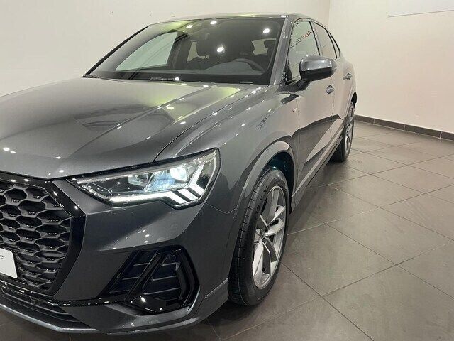 Gris daytona nacré Utilisé 2025 Audi Q3 Sportback S-Line SUV | 58 990 € - Image 1/3
