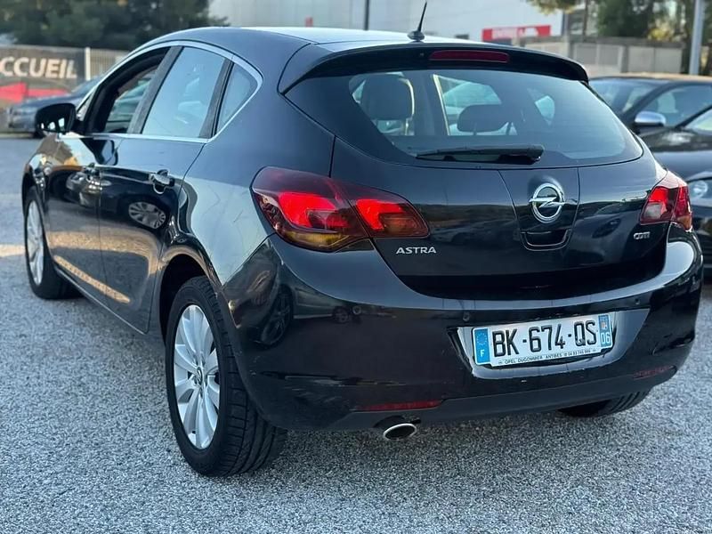Occasion Opel Astra Cosmo 97 ch (71 kW) 2011 Noir Berline