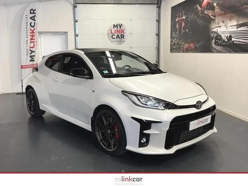 Blanc Utilisé 2022 Toyota Yaris Berline | 41 890 € - Image 1/4