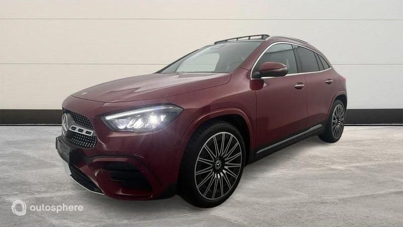 Rouge Nouvelle 2025 Mercedes GLA180 AMG line SUV | 53 999 € - Image 1/4