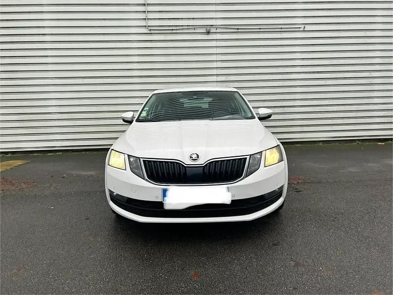 Occasion 2019 Skoda Octavia Ambition Berline | 7 000 € - Image 1/4